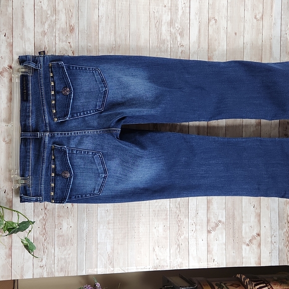 Rock & Republic, 0336, Medium blue wash denim, frayed pockets, Sz 12. - Picture 12 of 14